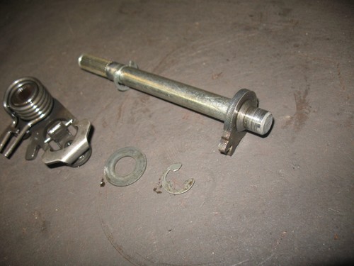 1983 XT550 INNER GEAR SHIFT SPINDLE SHAFT YAMAHA XT TT 550 600 5Y1-18101-02-00 - Picture 3 of 3
