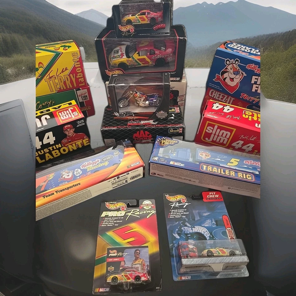 HOTWHEELS/ NASCAR BUNDLE - Image 4 of 4
