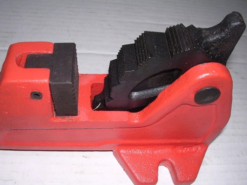 TWO FOOT VISE no PIPE WRENCH 1/2-2" RIDGID 300 535 700 1822 122 Pipe Threader - Picture 5 of 5