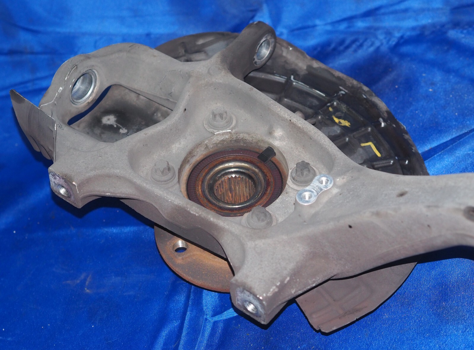2017-2023 Maserati Quattroporte SQ4 Left Front Spindle Knuckle W/Hub W/Warranty
