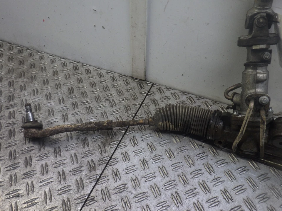 Steering Rack Mercedes-Benz C-Class Coupe (C205) C 220 d 120kW 163HP A203110510 Foto 4 de 4