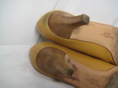Salvatore Ferragamo Yellow Leather Classic Pumps Shoes Women's Size 9.5 B. - Picture 12 of 12
