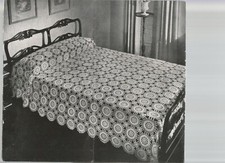 Vintage Crochet Patterns 1940s Bedspreads Tablecloth Table Runner Doilies K41