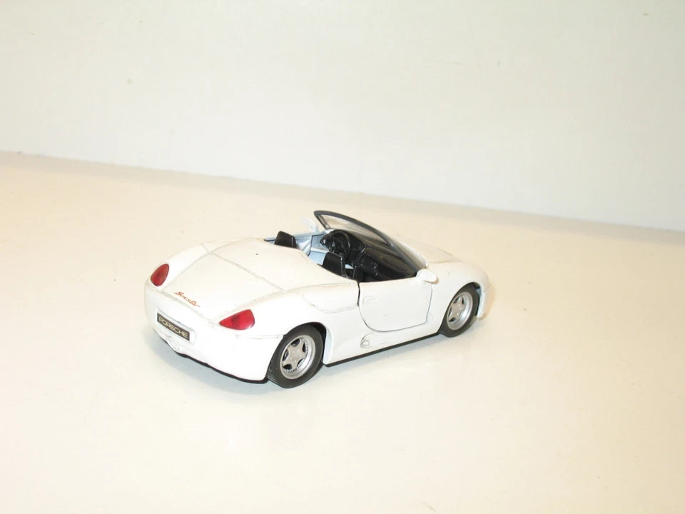 MAISTO 1:35 Metallo, Auto Cabriolet Porsche Boxster Con Porte A Overture - Immagine 2 di 2