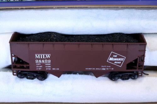 Athearn/ Greenway HO Scale Custom Milwaukee Road 34' Offset Hopper Car RTR 944XX - Picture 1 of 3