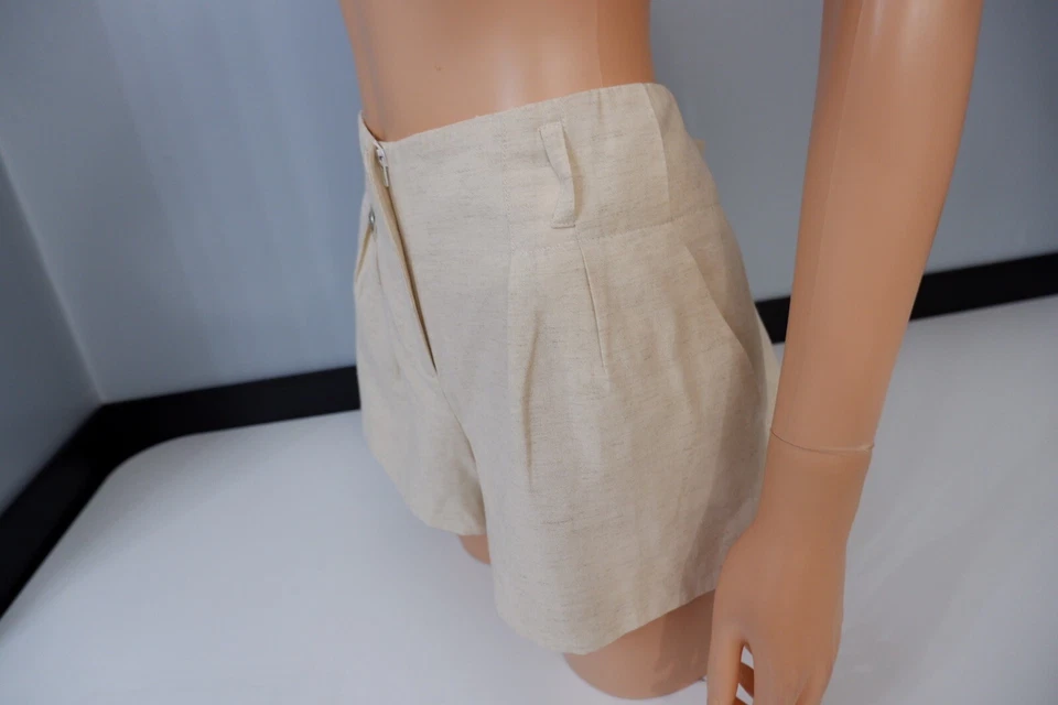 Mini calça quente Matthew Williamsson shorts creme mistura de lã tamanho Reino Unido 10 - Imagem 3 de 4