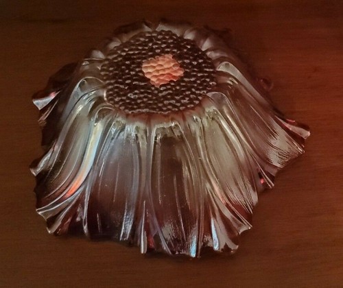 FIFTH AVENUE CRYSTAL RED VENEZIA ACCENT FLOWER SHAPED BOWL- NIB - Picture 5 of 6