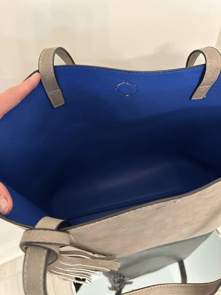 Nuevo Bolso de Hombro Reversible de Cuero Sintético Guijarro Azul Cobalto y Gris Foto 3 de 4