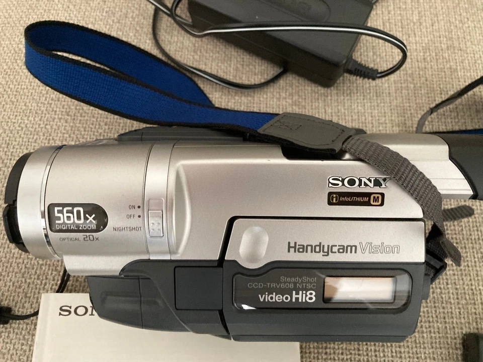 WORKING Sony CCD-TRV608 Video 8mm Analog Camcorder w/ Light, cables, manual - Image 2 of 4