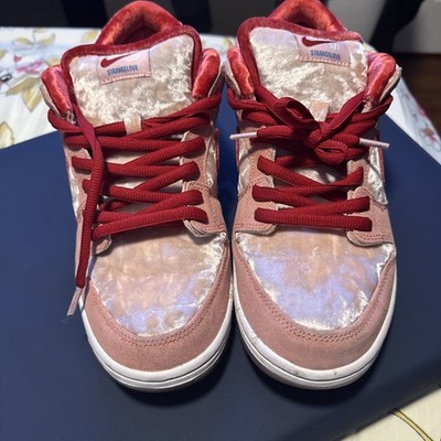 Nike Dunk Low SB Strangelove Valentine's Day Sneakers Size 10.5