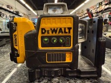 DEWALT 12V DW089LG Laser Level 3-Beam 360-Degree With 1-battery, Charger  