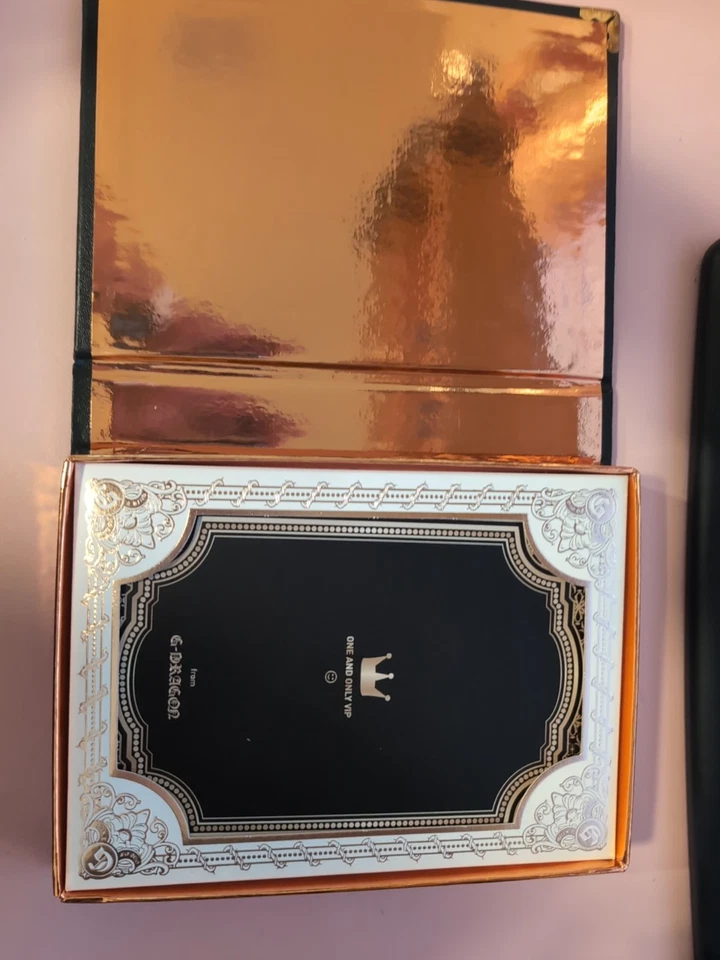 Out Of Print G-Dragon One A Kind Mini Album Photo Book 2012 - Imagem 4 de 4