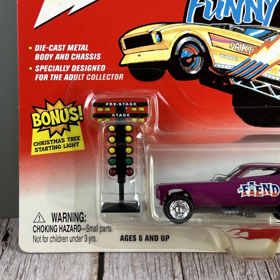 2002 Johnny Lightning TOM DANIELS THE FIEND Смешные Автомобили с Стартовым Деревом NHRA 1/64 - Изображение 3 из 4