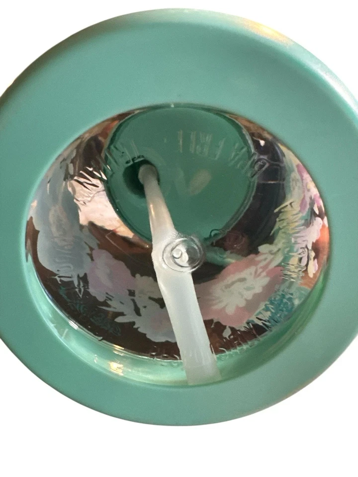 Jarra de agua de plástico transparente The Pioneer Woman Sweet Romance Tritan Foto 3 de 3