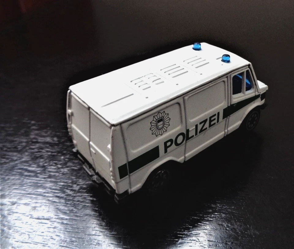 POLICE VAN/1990S MODEL POLICE VAN NO 9290. WELLY. - Image 2 of 4