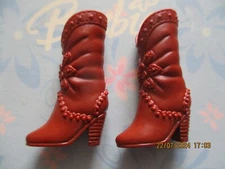 BARBIE DOLL / PAIR OF SHOES: BOOTS, PUMPS ....... (2561)