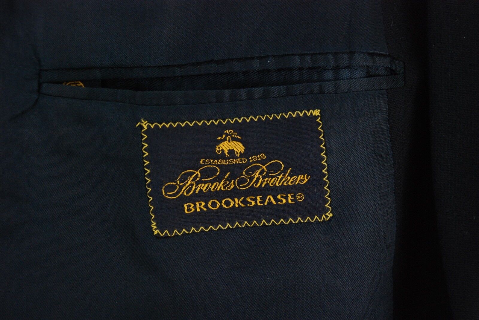 Brooks Brothers 2Btn Navy Blue Blazer Wool Center… - image 7