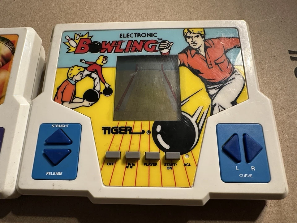 Vintage Tiger Electronics All Pro Basketball Electronic Bowling Handheld Lot - Image 3 of 4