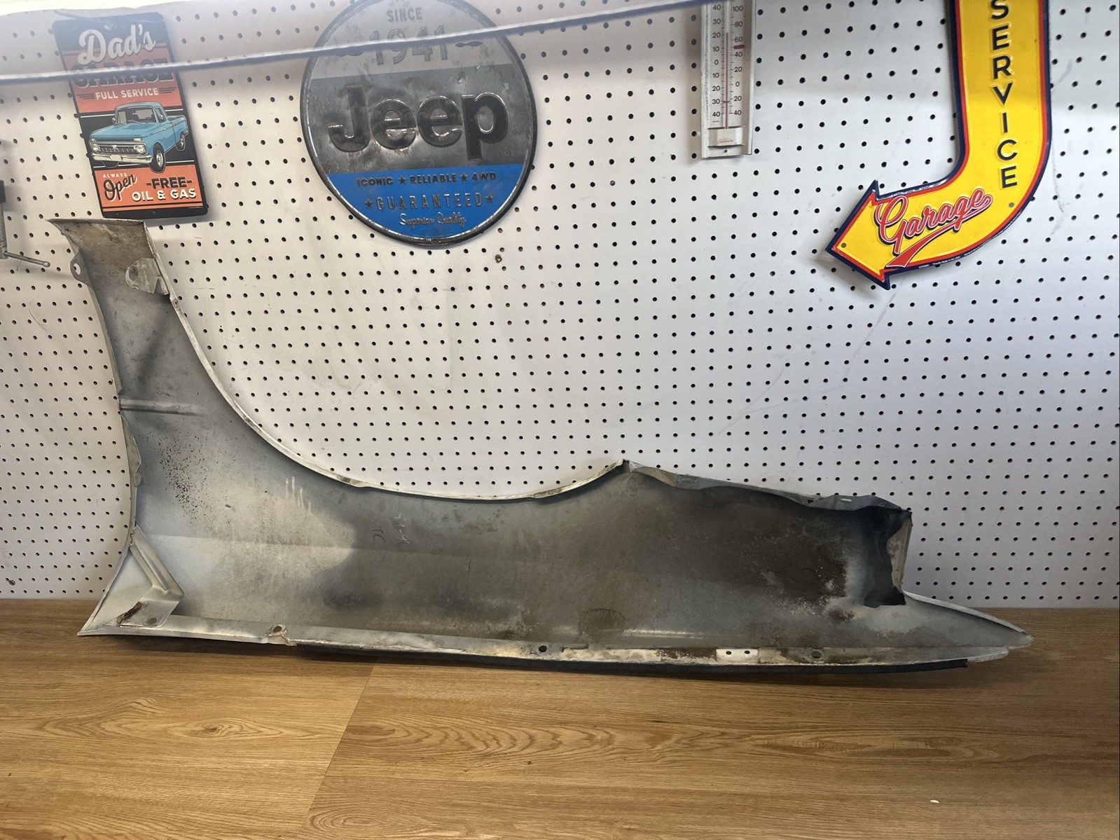1989–1991 Chrysler Maserati Front Right Fender Assembly OEM White