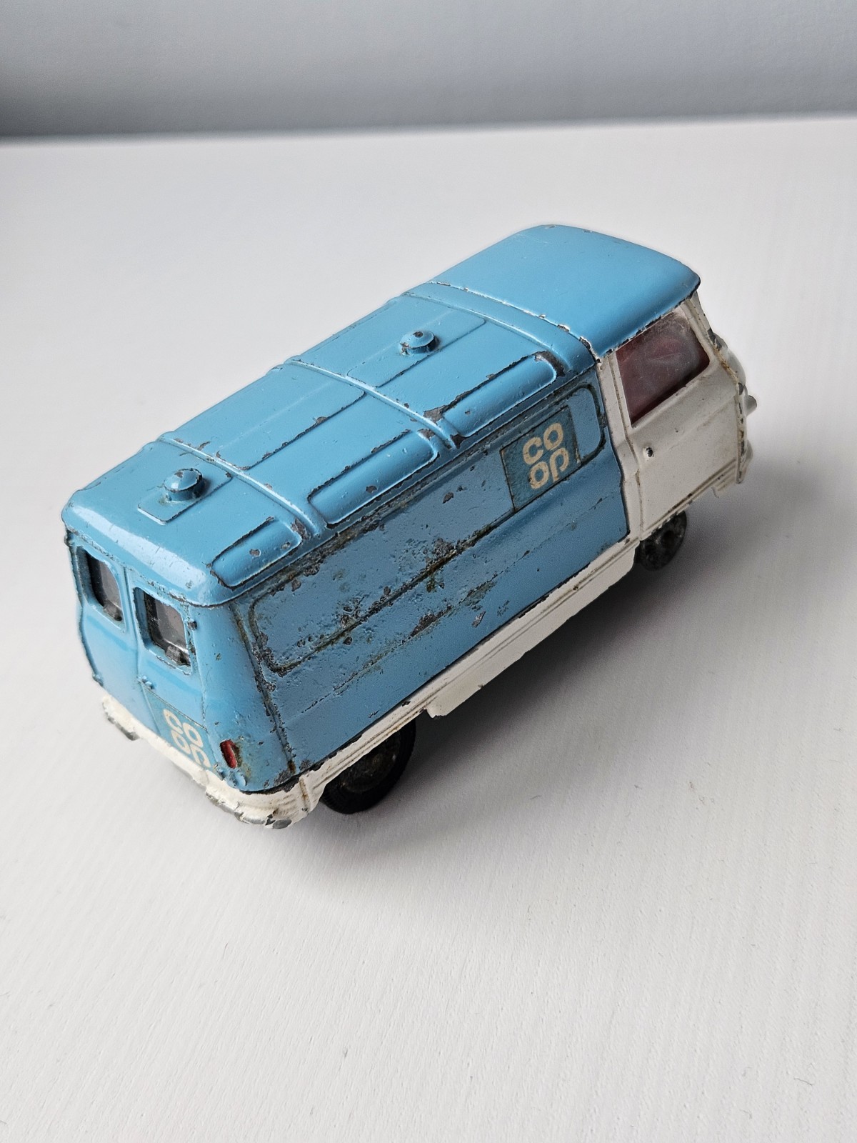 Corgi 462, Commer van - Free Price Guide & Review