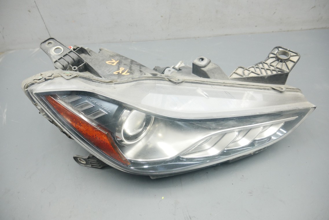 2014-2017 Maserati Ghibli Front Right Side Headlight Lamp 670005473 OEM