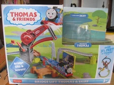 Thomas & Friends Motorized Toy Train Set Bridge Lift Thomas & Skiff Track Only