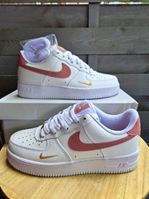 Nike Air Force 1 Low Herren Sneaker Weiß/Rosa/Gold EU 41 CZ0270-103