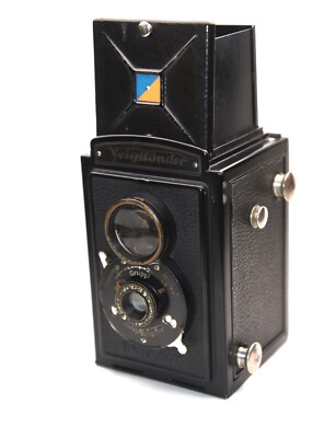 VOIGTLÄNDER BRILLANT 6x6 Bi-Objektiv Kamera für italienischen Markt