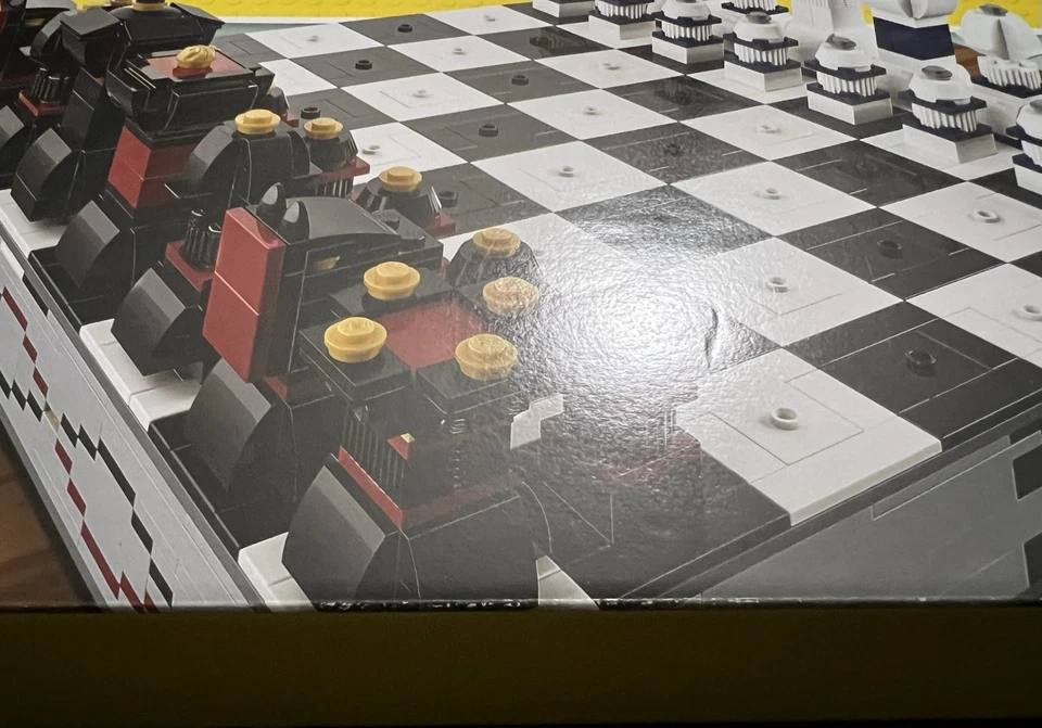 LEGO Iconic Chess Set 40174 2 in 1 Checkers Retired NEW - Image 4 of 4
