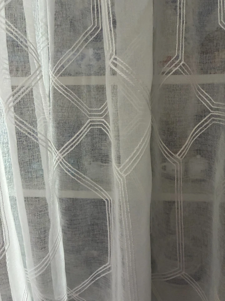 Lote de 4 paneles cortina bolsillo varilla diseño geométrico transparente blanco 28" x 83 Foto 3 de 4