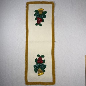 Vtg Bucilla Christmas Table Runner Felt Bells Sequins Beads Gold Fringe 38x13