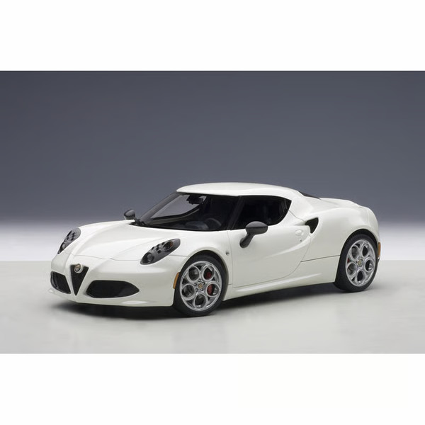 Alfa Romeo 4C AUTOart 70188 Pearl White | 1:18 Scale