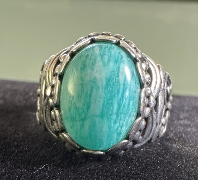 Intricately Designed Gemstone Ring - image 3
