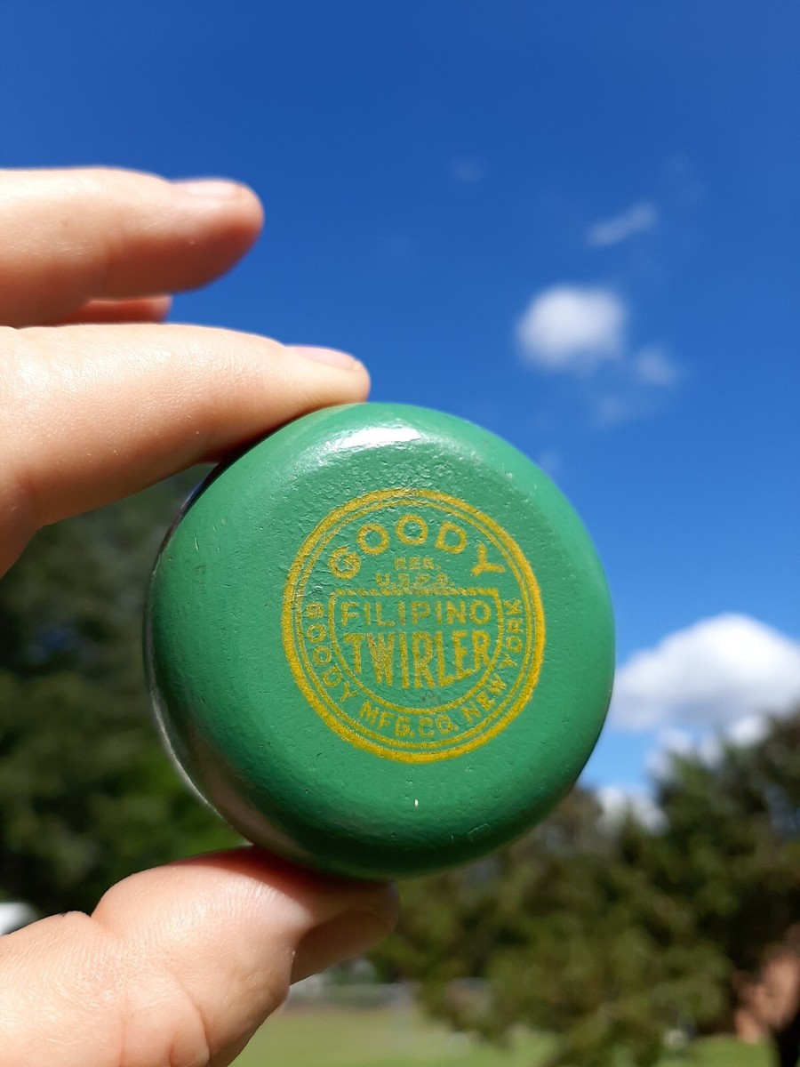 スポーツトイ・アクショントイ Goody Rainbow Filipino Twirler 149/2000 Goody Filipino Red and Green Twirler Wood Yo-Yo Wood with String