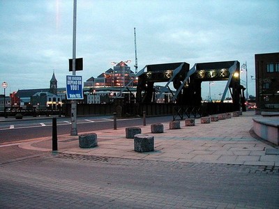 Foto 6x4 Hubbrücken am Custom House Quay, Dublin Mountjoy \/O1634 Th c2002