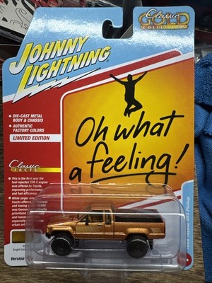2026 JOHNNY LIGHTNING 1985 TOYOTA SR5 PICKUP CLASSIC GOLD REL 3 VS B NO 1 1:64