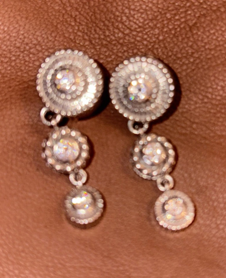 Pendientes colgantes JUDITH RIPKA 925 de plata de ley corte redondo C Z Omega trasero Foto 2 de 4