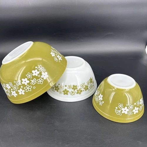 Vintage Set of 3 Pyrex Green White Crazy Daisy Mixing Bowls 401-403