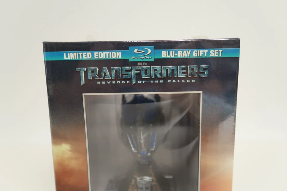 Transformers Revenge of the Fallen DVD Movie Limited Edition Blu-Ray Gift Set - Image 2 of 4