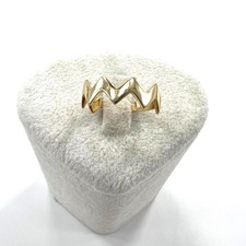 Elegant 14K Yellow Gold Ring with a wavy, stylish, and refined design