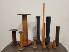 VINTAGE PRIMITIVE LARGE LOT  TEXTILE INDUSTRIAL WOODEN SPOOLS SPINDLE BOBBIN 