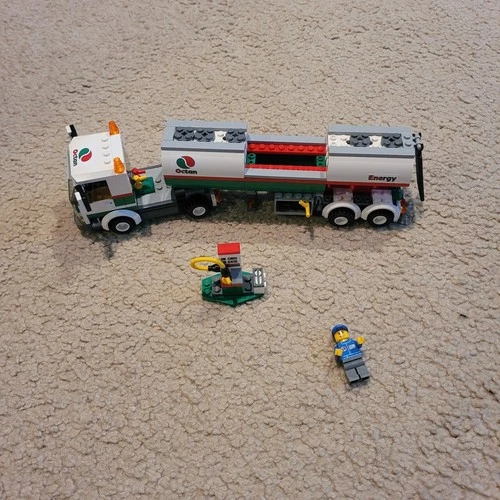 Lego City set 3180 Tank Truck incomplete READ