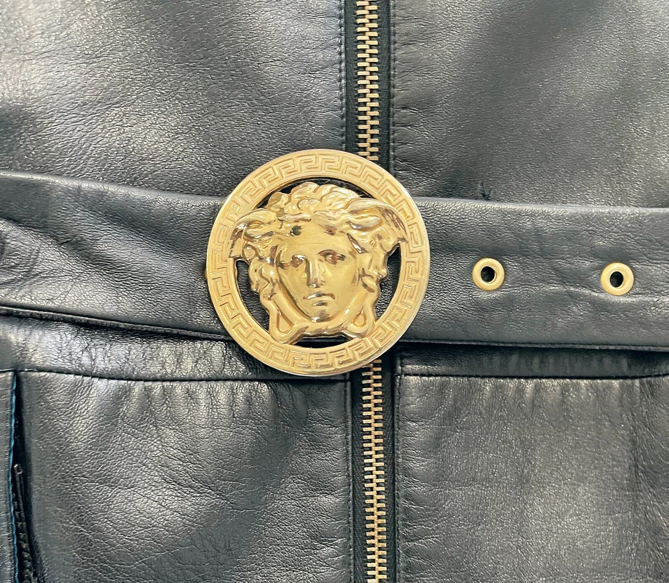 Versace Jeans Couture Black Mens Trench Coat. Rare. 24ct Gold Medusa Belt - Image 3 of 4