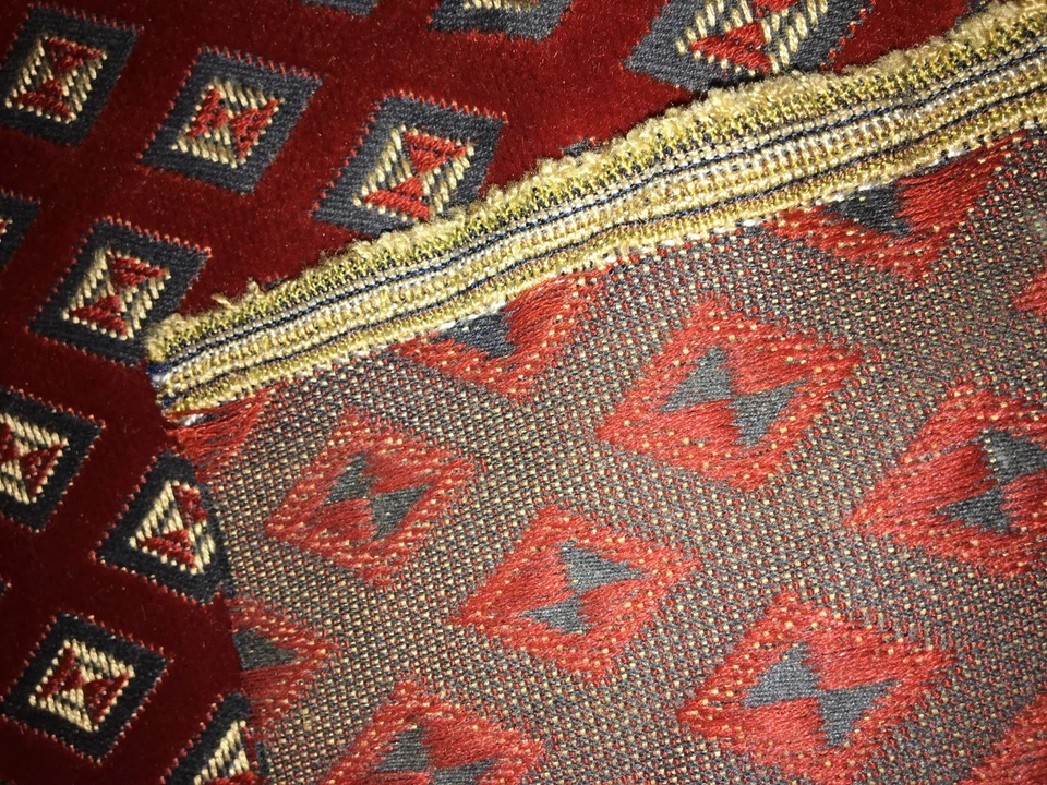 Tissu velours ameublement fond rouge larg 140 cm x H 37 cm, réf M902 - Photo 3/3