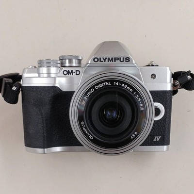 OLYMPUS OM-D E-M10 MARKIV Digitalkamera