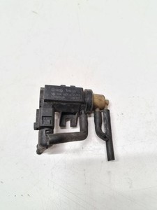 Volkswagen Golf IV 2002 Diesel 74kW Turbolader Druckwandler Magnetventil