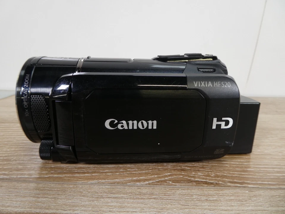 Canon VIXIA HF S20 Full HD 1080p AVCHD 8GB Flash Camcorder 10x - Tested - Image 2 of 4
