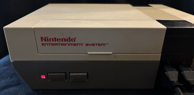 Original NES Nintendo System Console & RF Switch Power adapter 2-controllers O23