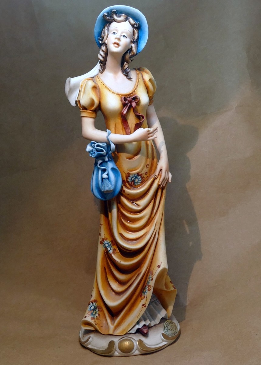 CAPODIMONTE NAPLES Lady with a purse Figurine Porcelain vintage
