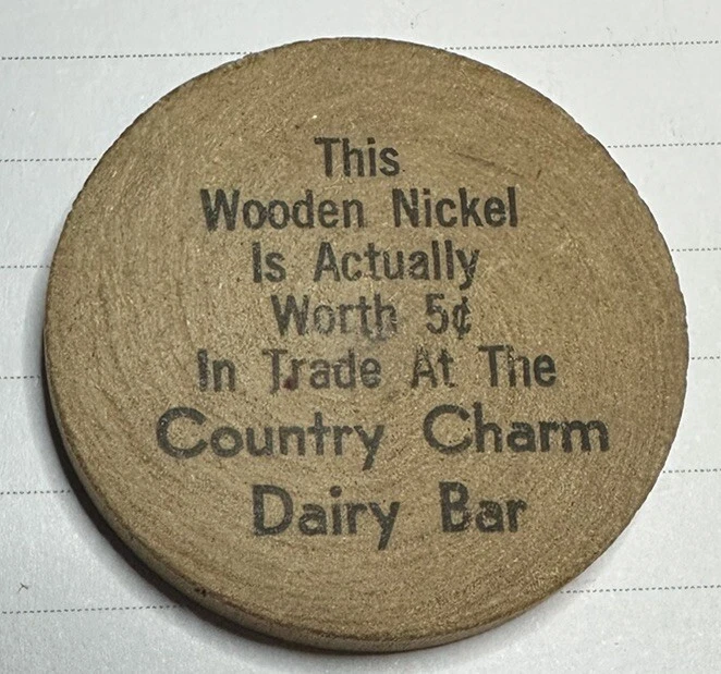 Madera níquel vintage. Bar de lácteos Country Charm. Monticello, Illinois. 🪙🔥 Foto 2 de 2